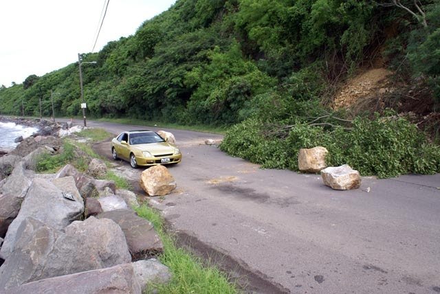 You are currently viewing Rockfall in Old Road causes diversion of traffic