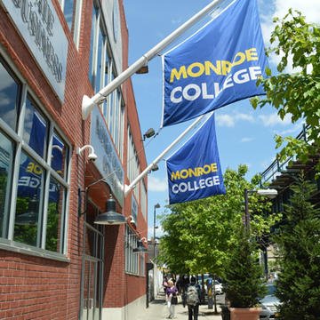 You are currently viewing Almost 20 Nationals to graduate from Monroe College