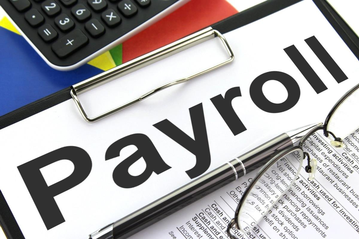 You are currently viewing Civil Servants to enter new payroll system