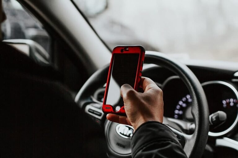 Read more about the article Drivers reminded to refrain from use mobile phones when on the road