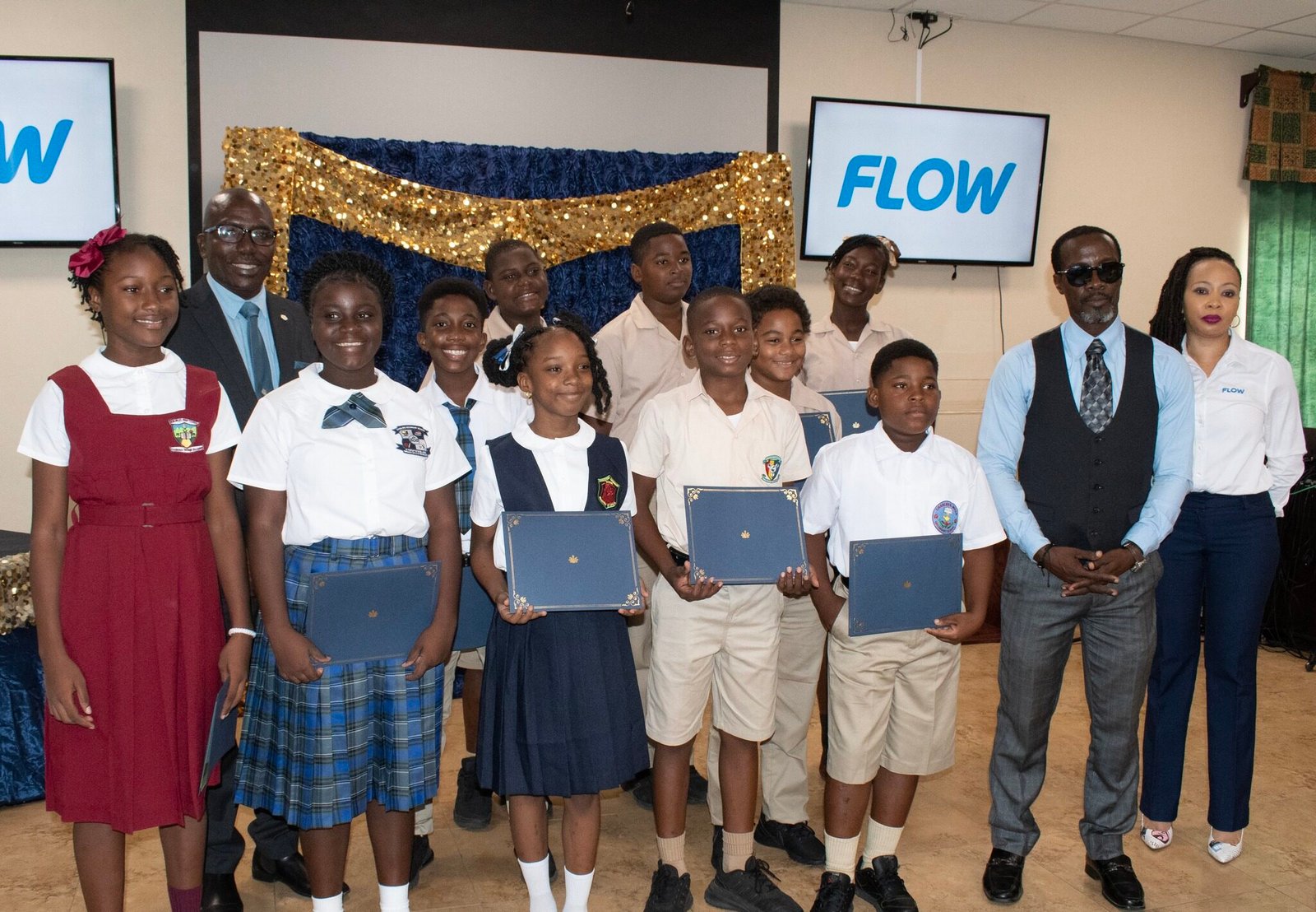 You are currently viewing FLOW scholarship holders recognized during award ceremony