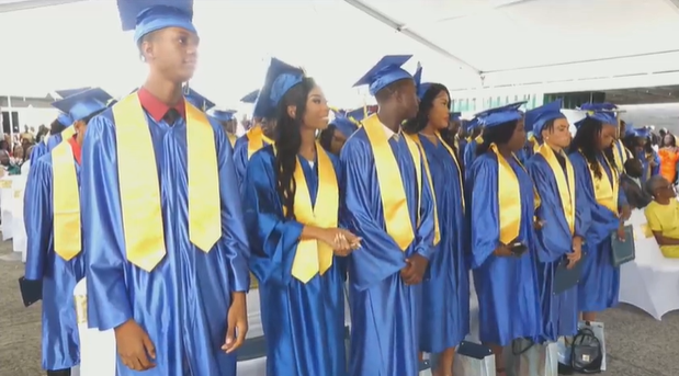 You are currently viewing Ninety-one students make up 2023 Charlestown Secondary School graduating class