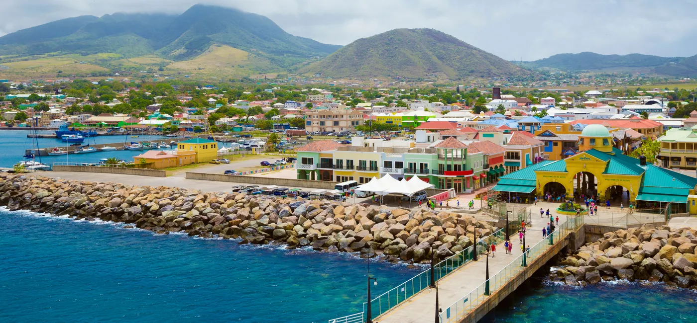 You are currently viewing Six cruise ships: 11,000 passengers to SKN in a single day