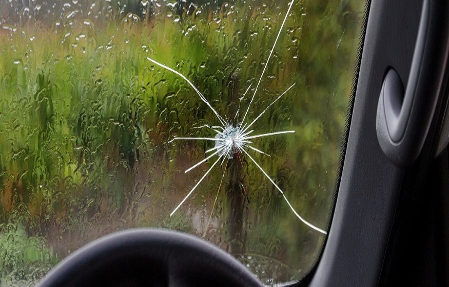 You are currently viewing Licensing Authority announces implementation of new windscreen inspection standards