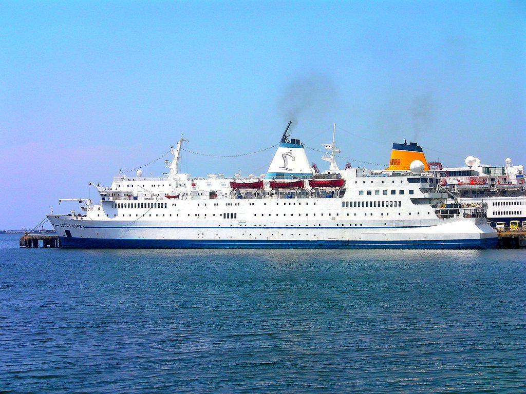 You are currently viewing Logos Hope returns to St. Kitts and Nevis