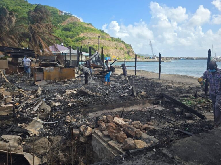 Read more about the article Fire destroys two popular beach bars on Frigate Bay strip
