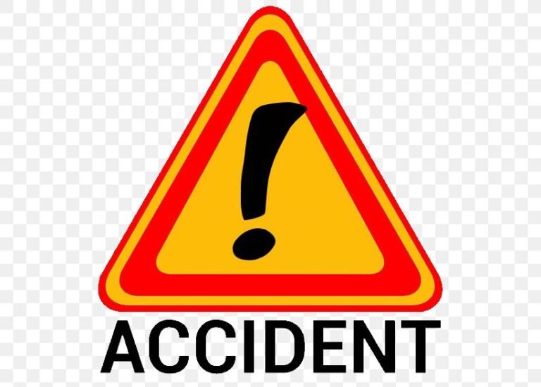 Read more about the article Multi-vehicle accident leaves two persons injured