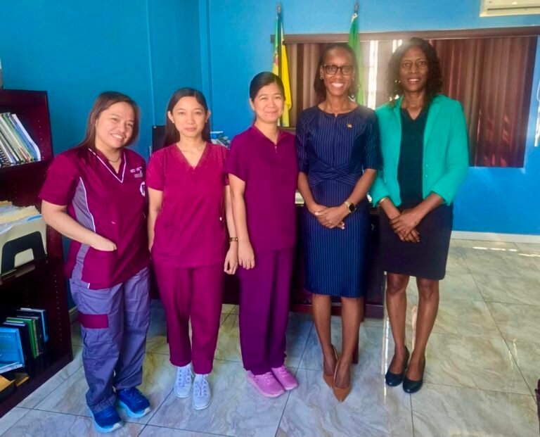Read more about the article Nevis’ Minister of Health welcomes dialysis staff
